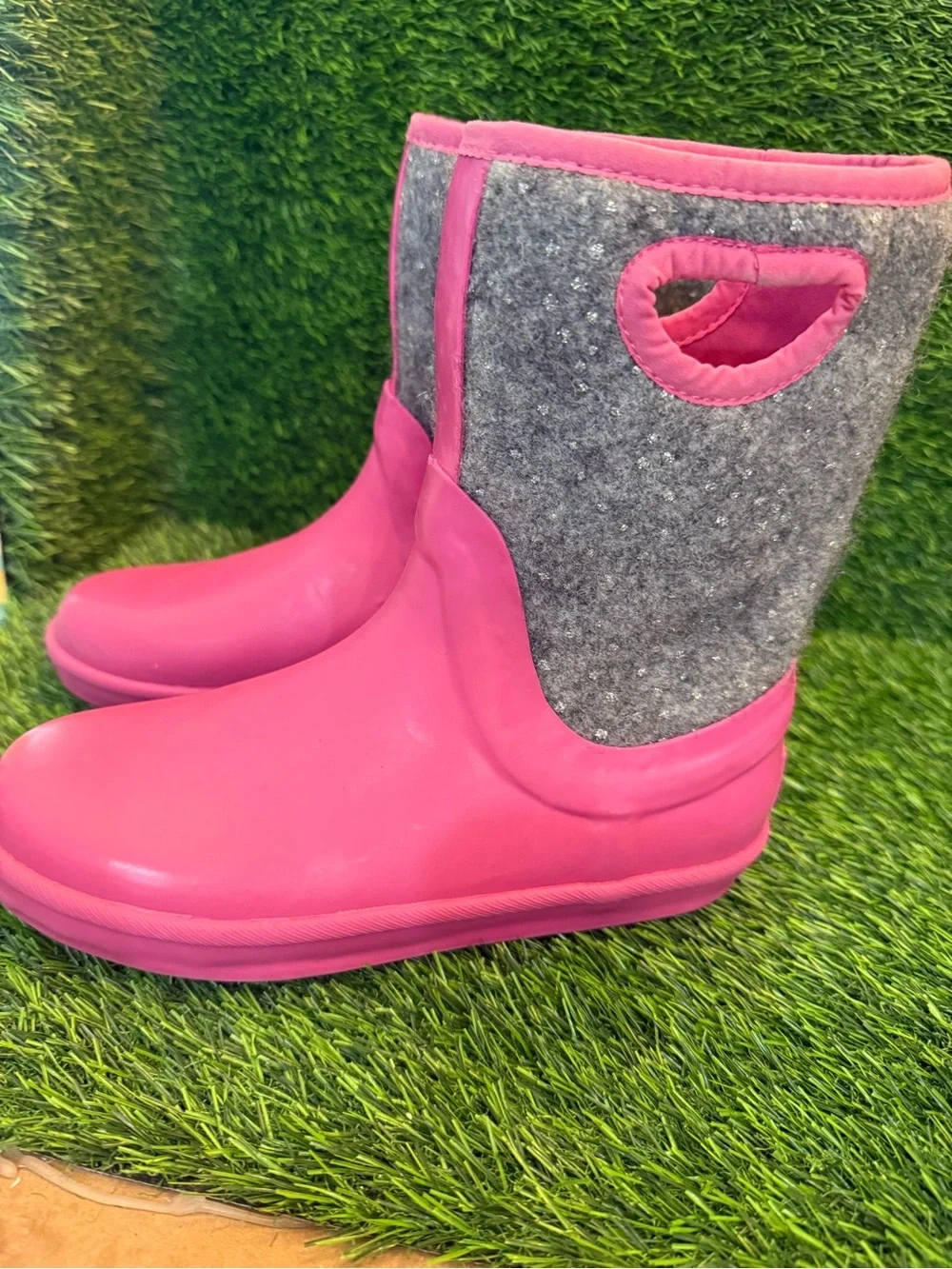 UGG youth Kids Pink grey wool Waterproof Pull-On Boots size 4Y